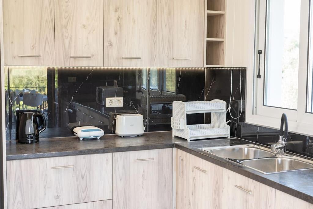 Afroditi Holiday Home- Green View Apartment Свороната Экстерьер фото
